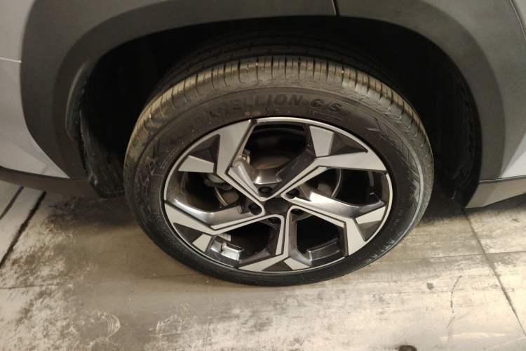 Used Geely Auto FX11 2023 1.5TD DCT Prestige Edition Right Rear Wheel Hub