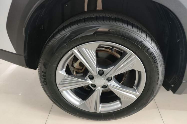 Used Geely Auto FX11 2023 1.5TD DCT Luxury Version Right Rear Wheel Hub