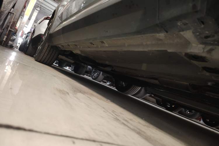 Used Geely Auto FX11 2023 1.5TD DCT Prestige Edition Right Side Sill