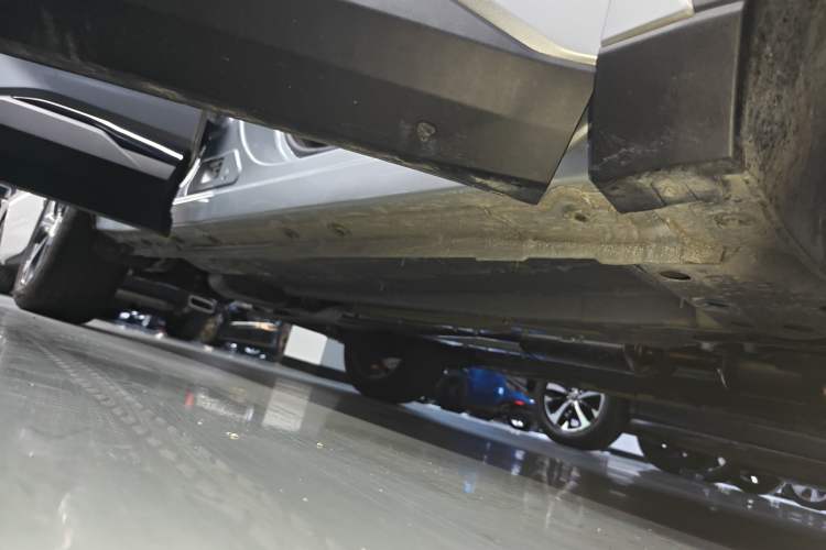 Used Geely Auto FX11 2023 1.5TD DCT Glory Edition Right Side Sill