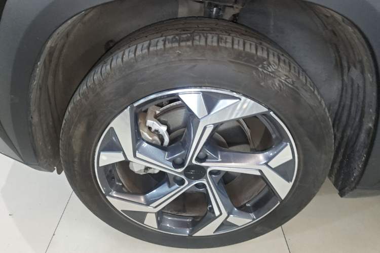 Used Geely Auto FX11 2023 1.5TD DCT Glory Edition Left Front Wheel Hub