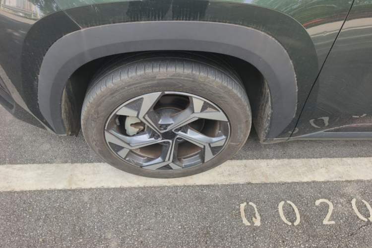 Used Geely Auto FX11 2023 1.5TD DCT Glory Edition Left Front Wheel Hub
