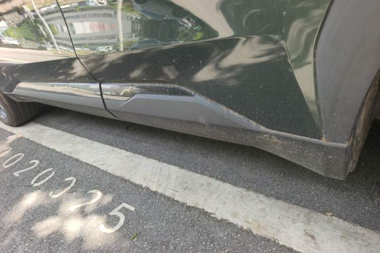 Used Geely Auto FX11 2023 1.5TD DCT Glory Edition Left Side Sill