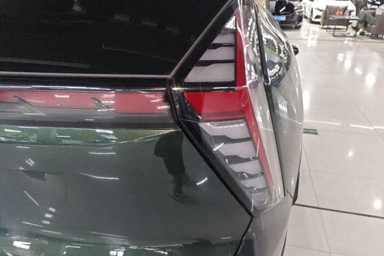 Used Geely Auto FX11 2023 1.5TD DCT Glory Edition Right Rear Taillight