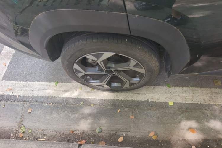 Used Geely Auto FX11 2023 1.5TD DCT Glory Edition Right Rear Wheel Hub
