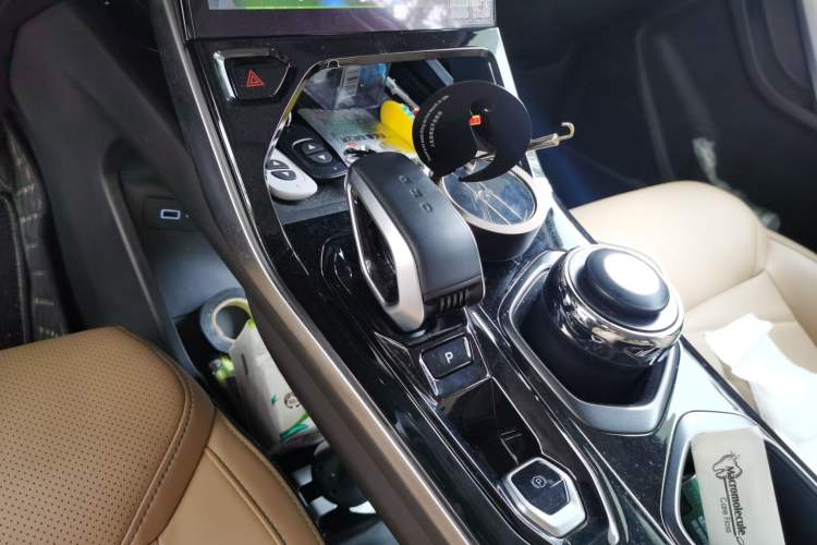 Used Geely Auto FX11 2023 1.5TD DCT Prestige Edition Gear Lever