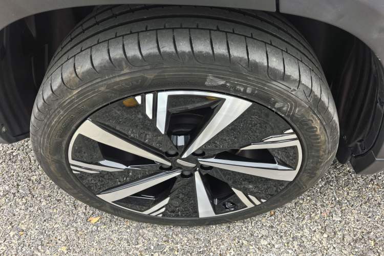 Used Geely Auto FX11 2023 2.0TD DCT Flagship Version Exterior 9