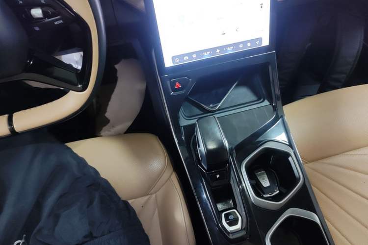 Used Geely Auto FX11 2023 1.5TD DCT Prestige Edition Gear Lever