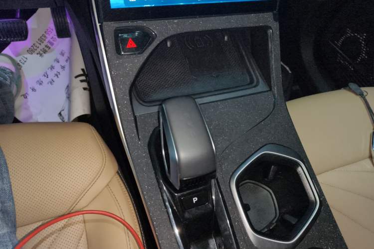 Used Geely Auto FX11 2023 1.5TD DCT Prestige Edition Gear Lever