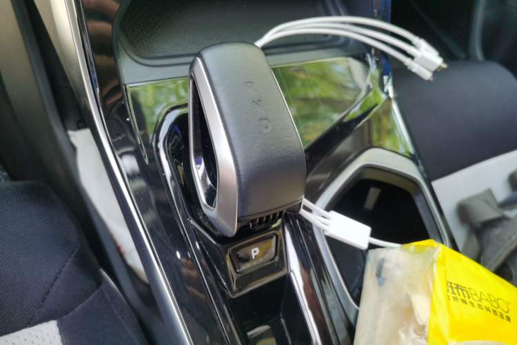 Used Geely Auto FX11 2023 1.5TD DCT Glory Edition Gear Lever