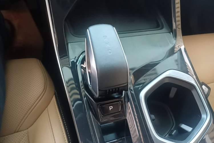 Used Geely Auto FX11 2023 2.0TD DCT Prestige Edition Gear Lever