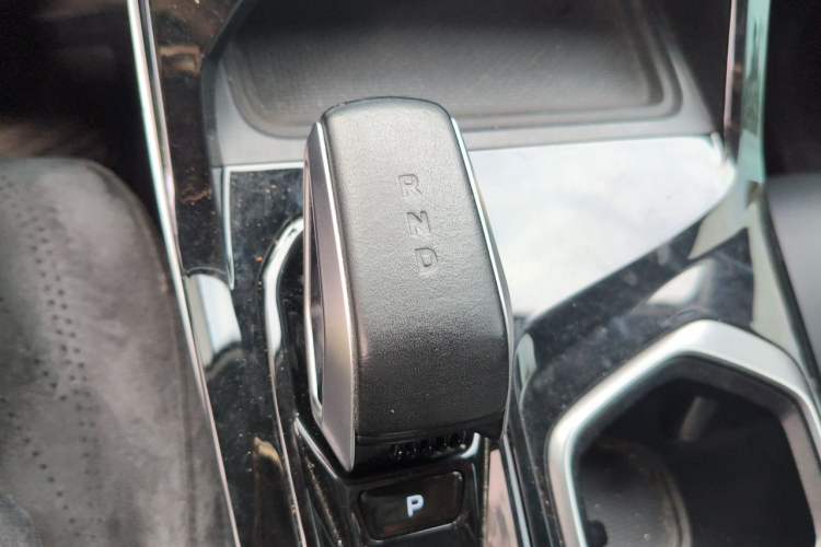 Used Geely Auto FX11 2023 1.5TD DCT Glory Edition Gear Lever