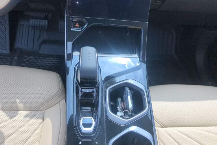 Used Geely Auto FX11 2023 1.5TD DCT Prestige Edition Gear Lever