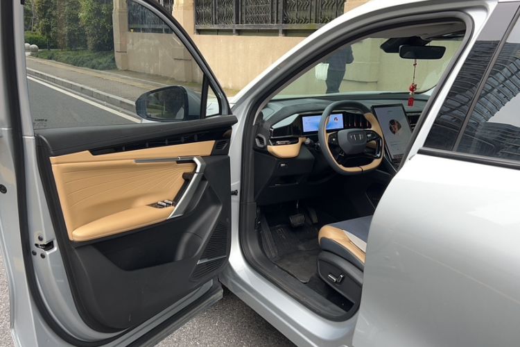 Used Geely Auto FX11 2023 1.5TD DCT Prestige Edition Interior 2