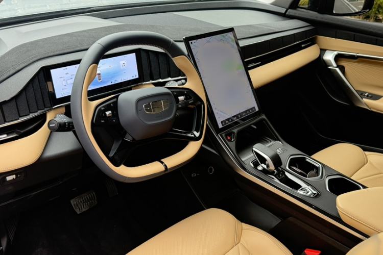 Used Geely Auto FX11 2023 1.5TD DCT Prestige Edition Interior 4