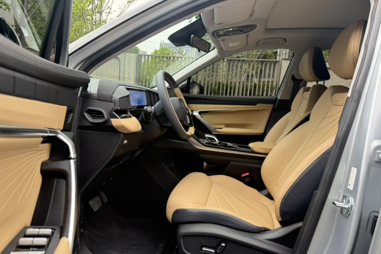 Used Geely Auto FX11 2023 1.5TD DCT Prestige Edition Interior 5