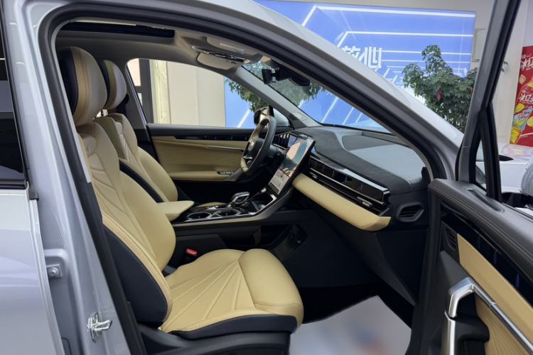 Used Geely Auto FX11 2023 1.5TD DCT Prestige Edition Interior 5