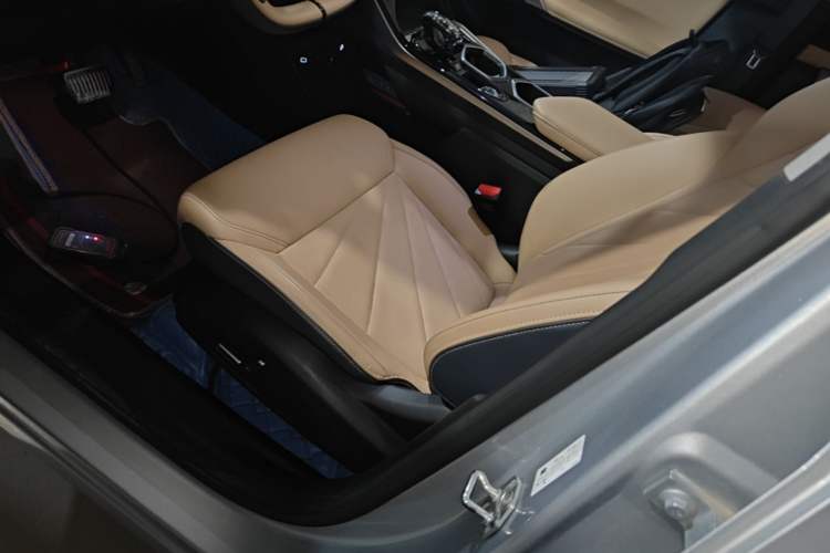 Used Geely Auto FX11 2023 1.5TD DCT Prestige Edition Left Front Seat