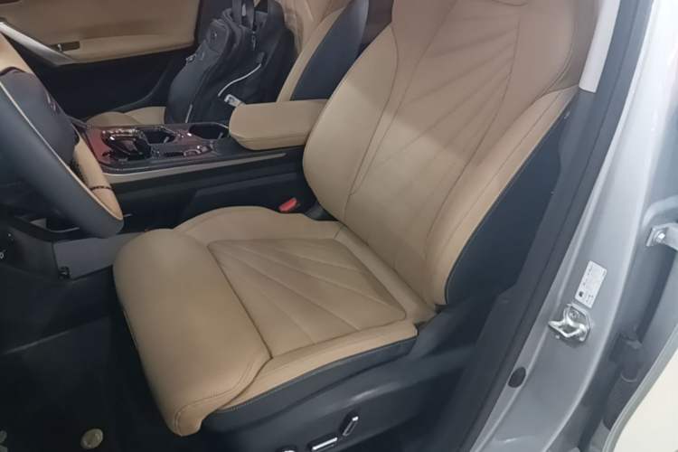Used Geely Auto FX11 2023 2.0TD DCT Flagship Version Left Front Seat