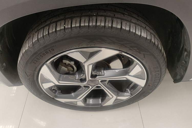 Used Geely Auto FX11 2023 1.5TD DCT Prestige Edition Left Front Wheel Hub