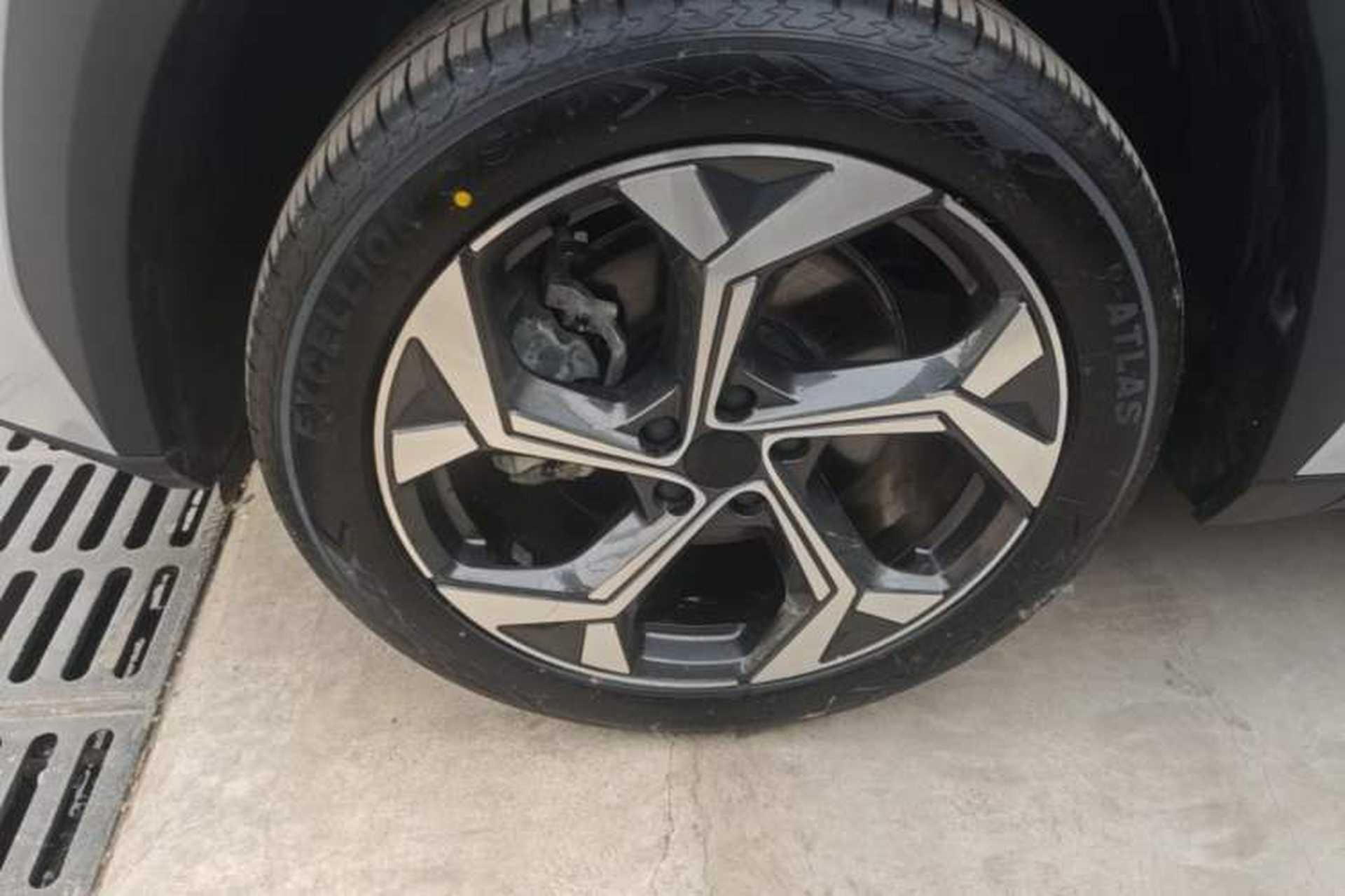 Used Geely Auto FX11 2023 1.5TD DCT Prestige Edition Left Front Wheel Hub