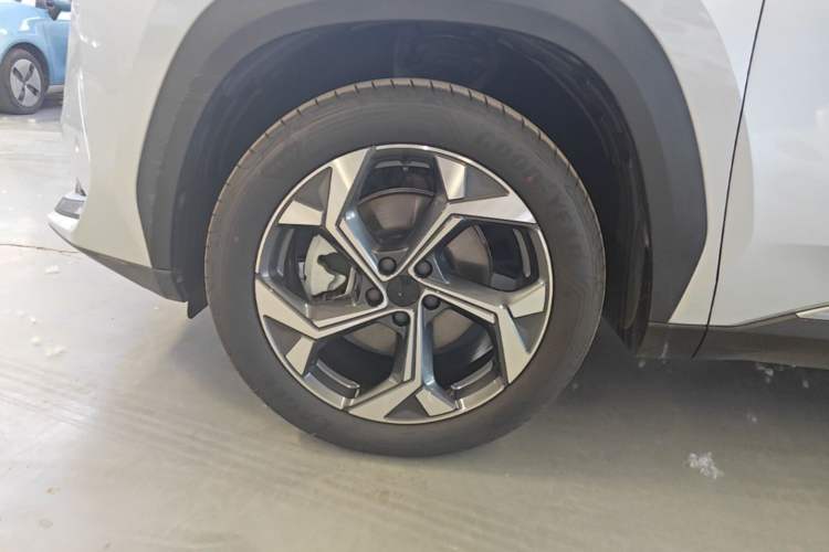 Used Geely Auto FX11 2023 2.0TD DCT Flagship Version Left Front Wheel Hub