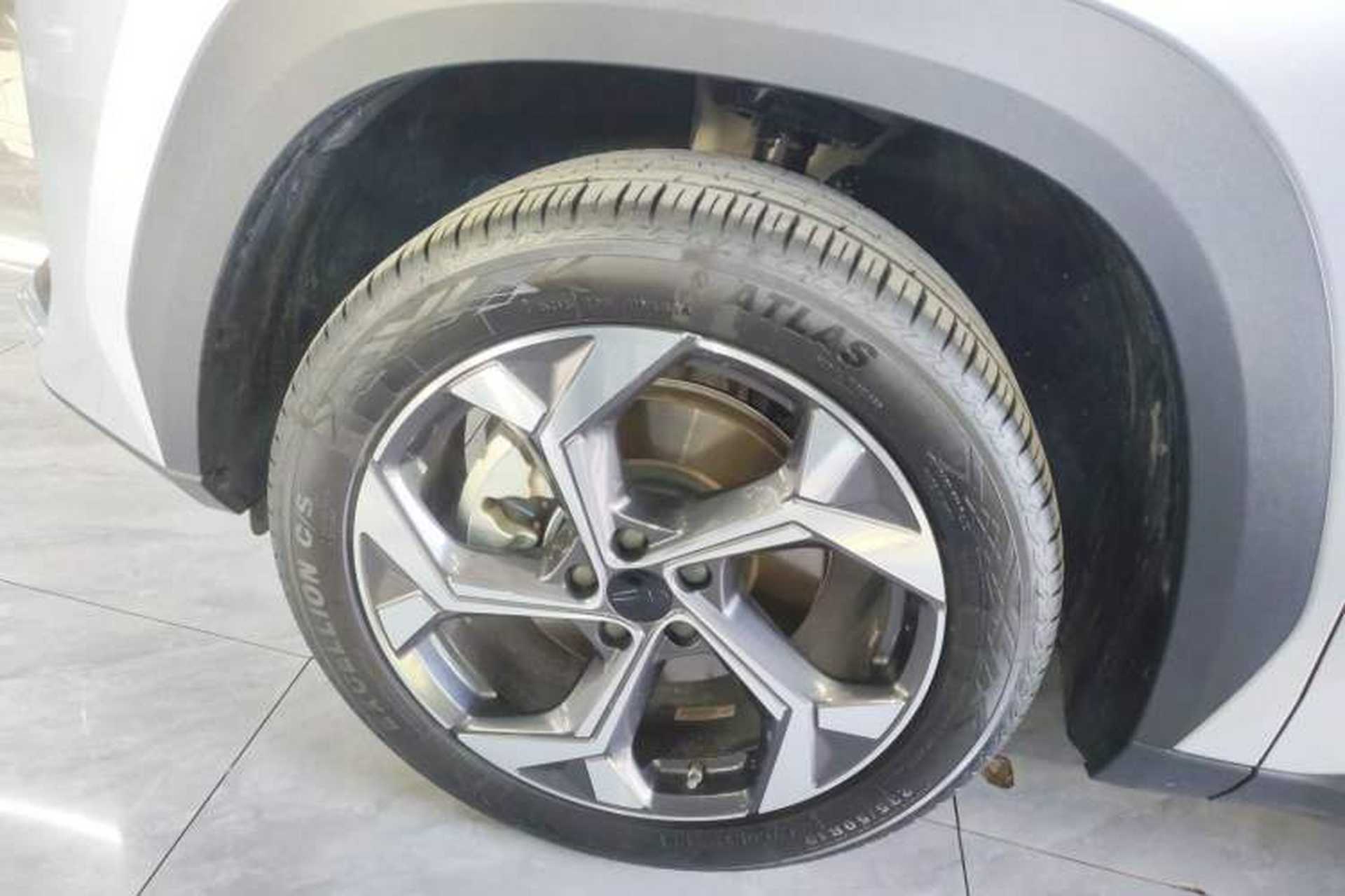 Used Geely Auto FX11 2023 1.5TD DCT Prestige Edition Left Front Wheel Hub