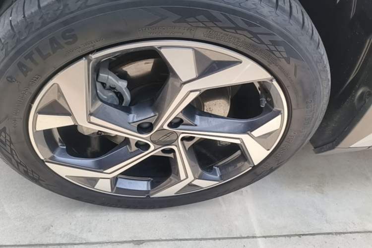 Used Geely Auto FX11 2023 1.5TD DCT Prestige Edition Left Front Wheel Hub