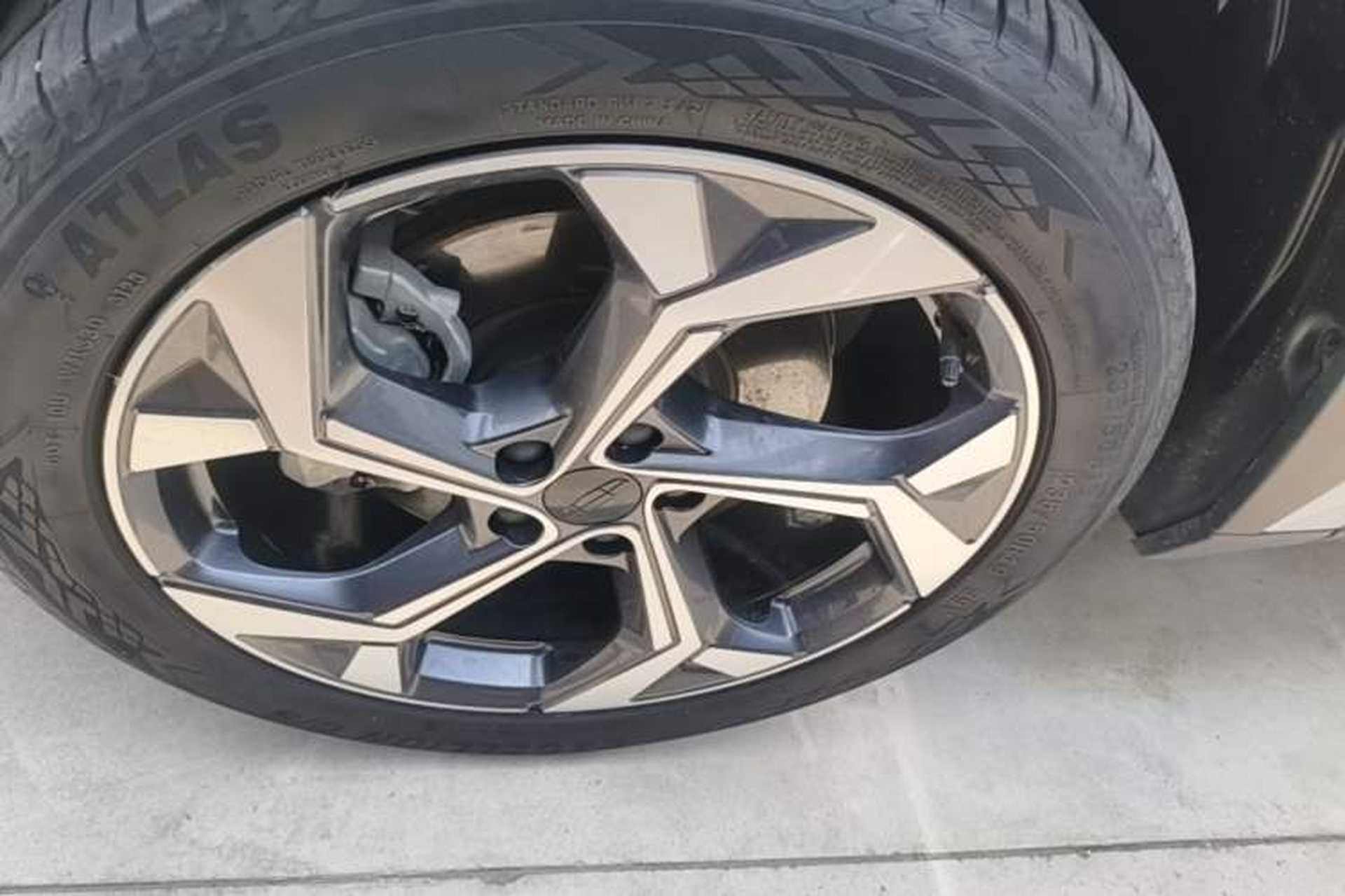 Used Geely Auto FX11 2023 1.5TD DCT Prestige Edition Left Front Wheel Hub