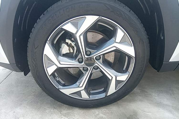 Used Geely Auto FX11 2023 1.5TD DCT Glory Edition Left Front Wheel Hub