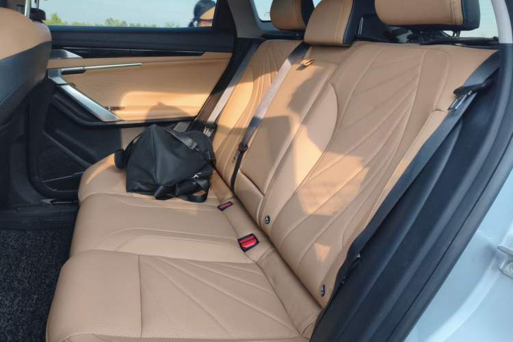 Used Geely Auto FX11 2023 1.5TD DCT Prestige Edition Left Rear Seat