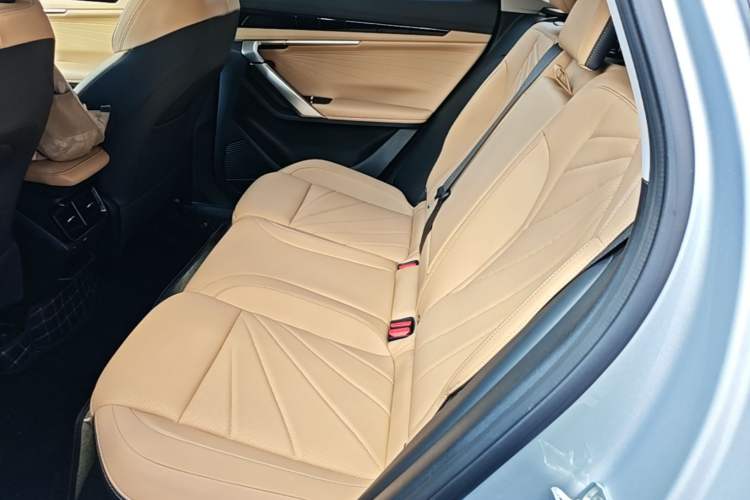 Used Geely Auto FX11 2023 1.5TD DCT Prestige Edition Left Rear Seat