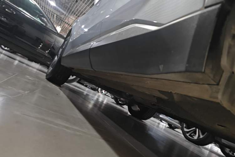 Used Geely Auto FX11 2023 1.5TD DCT Prestige Edition Left Side Sill