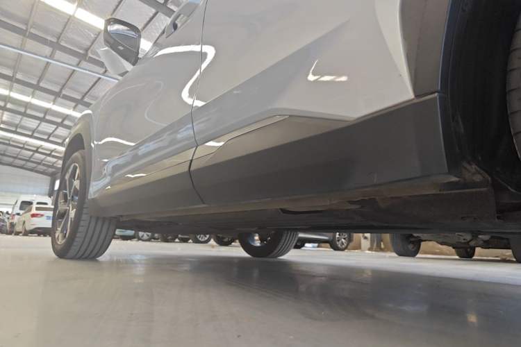 Used Geely Auto FX11 2023 2.0TD DCT Flagship Version Left Side Sill