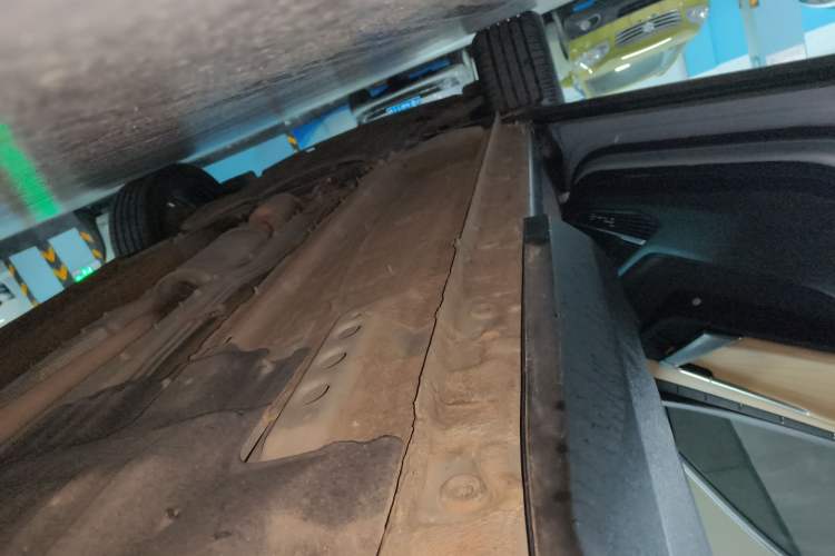Used Geely Auto FX11 2023 1.5TD DCT Prestige Edition Left Side Sill