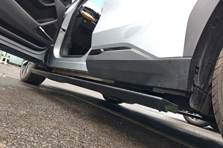 Used Geely Auto FX11 2023 2.0TD DCT Flagship Version Left Side Sill