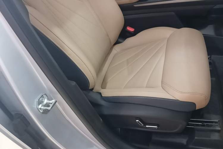 Used Geely Auto FX11 2023 2.0TD DCT Flagship Version Right Front Seat