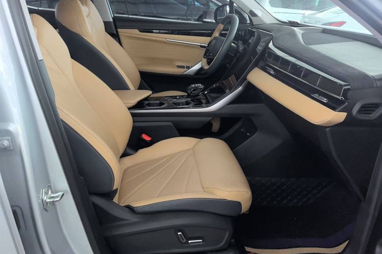 Used Geely Auto FX11 2023 2.0TD DCT Flagship Version Right Front Seat