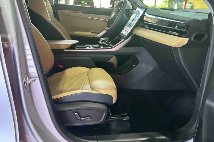 Used Geely Auto FX11 2023 1.5TD DCT Prestige Edition Right Front Seat