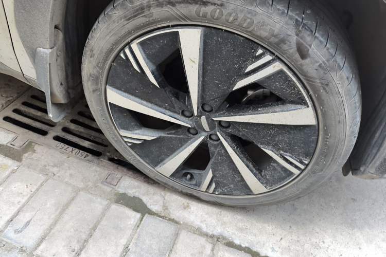 Used Geely Auto FX11 2023 2.0TD DCT Prestige Edition Right Front Wheel Hub