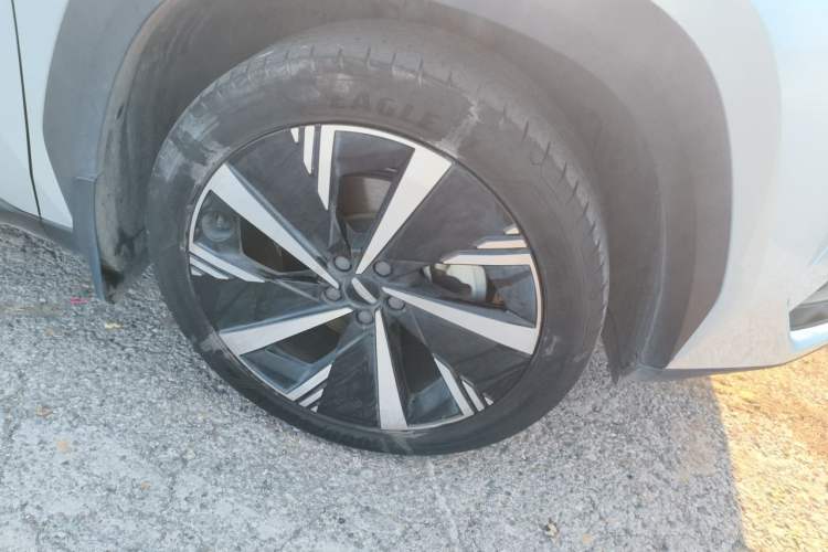 Used Geely Auto FX11 2023 1.5TD DCT Prestige Edition Right Front Wheel Hub