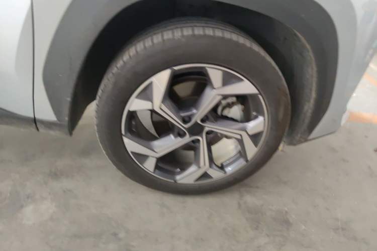 Used Geely Auto FX11 2023 1.5TD DCT Prestige Edition Right Front Wheel Hub