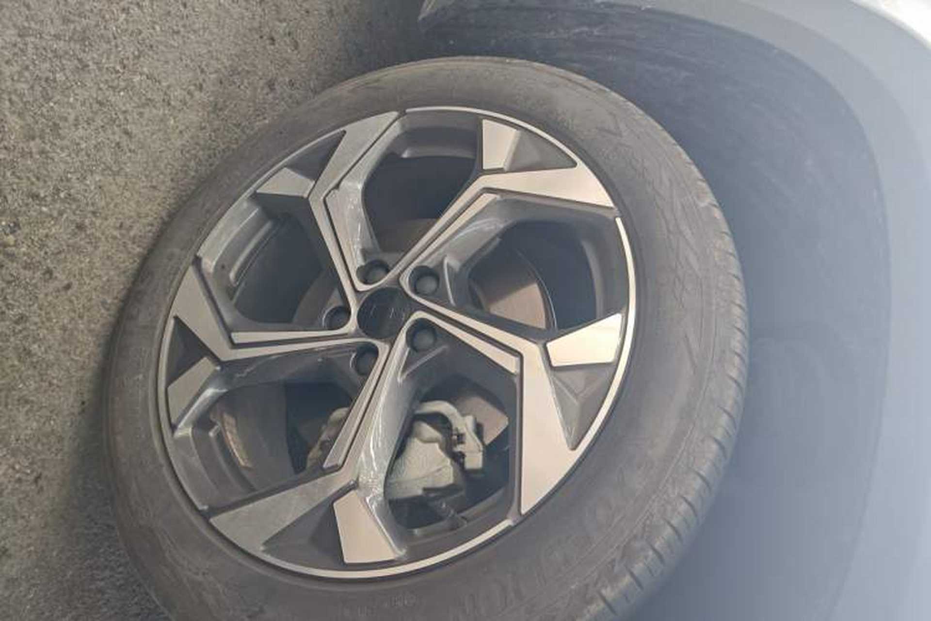 Used Geely Auto FX11 2023 1.5TD DCT Prestige Edition Right Front Wheel Hub