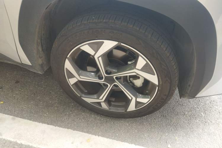 Used Geely Auto FX11 2023 1.5TD DCT Prestige Edition Right Front Wheel Hub