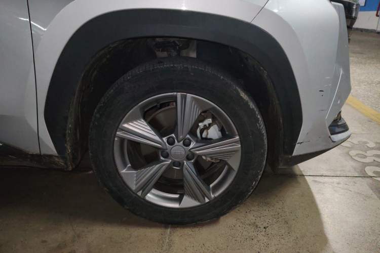 Used Geely Auto FX11 2023 1.5TD DCT Luxury Version Right Front Wheel Hub