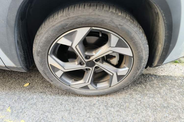 Used Geely Auto FX11 2023 1.5TD DCT Prestige Edition Right Front Wheel Hub