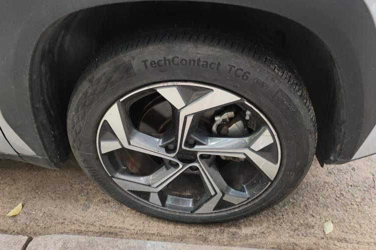 Used Geely Auto FX11 2023 1.5TD DCT Prestige Edition Right Front Wheel Hub