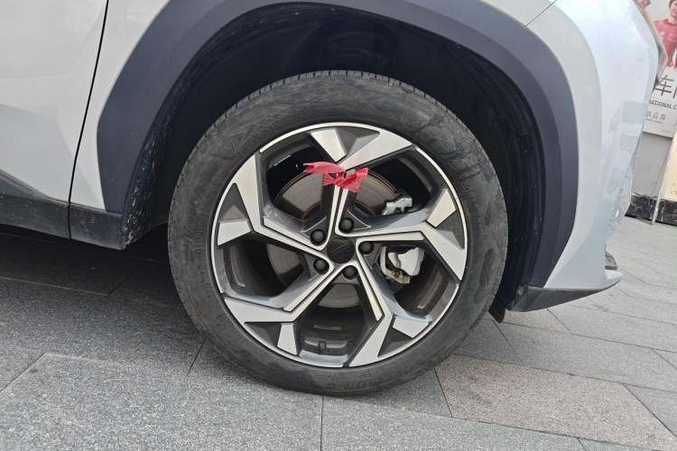 Used Geely Auto FX11 2023 1.5TD DCT Prestige Edition Right Front Wheel Hub