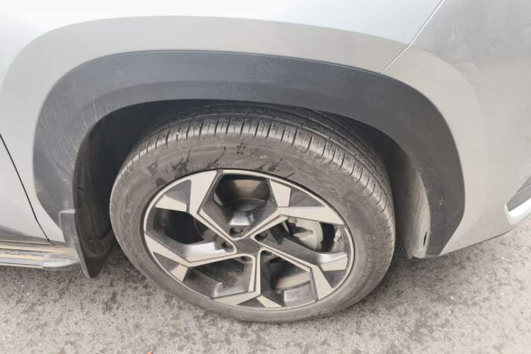 Used Geely Auto FX11 2023 1.5TD DCT Prestige Edition Right Front Wheel Hub