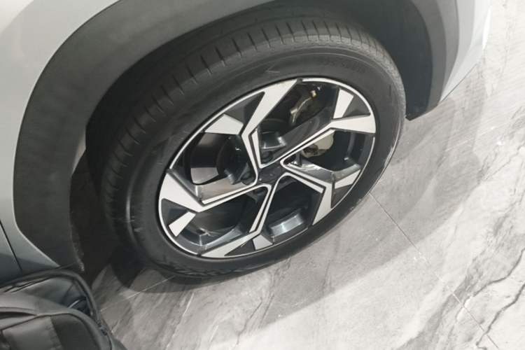 Used Geely Auto FX11 2023 2.0TD DCT Prestige Edition Right Rear Wheel Hub